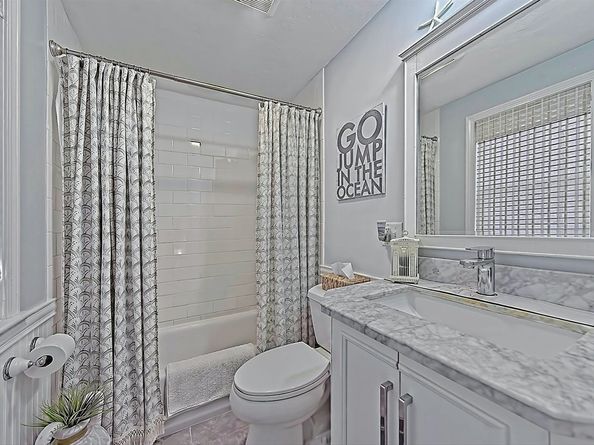 35 Prospect Ave, Hull MA 02045