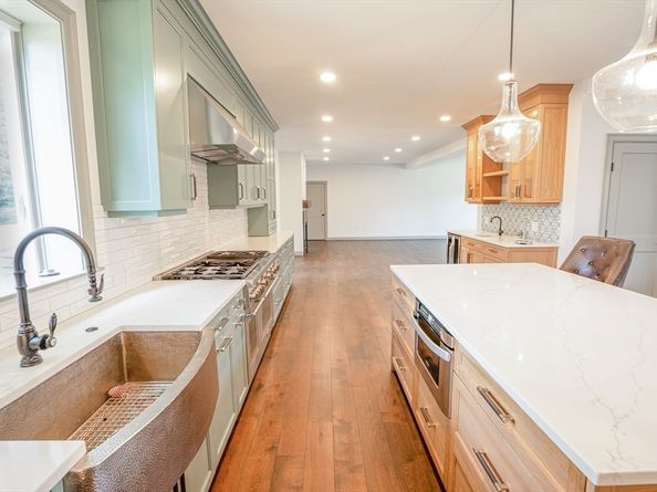 6 Talbot Farm Rd, Norwood MA 02062
