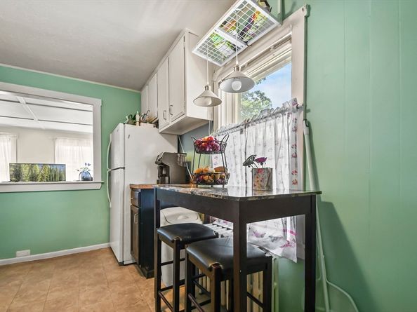 22 Beacon St, Woburn MA 01801