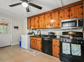 22 Beacon St, Woburn MA 01801