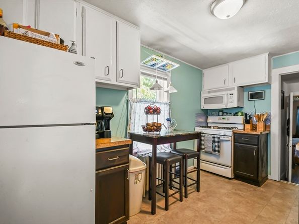 22 Beacon St, Woburn MA 01801