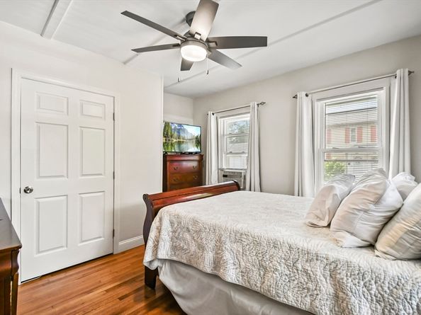22 Beacon St, Woburn MA 01801