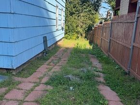 17 Thenius St, Worcester MA 01607