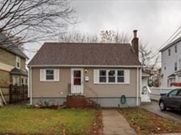 1853 Hyde Park Ave, Boston MA 02136