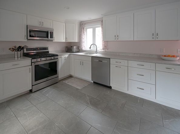 1853 Hyde Park Ave, Boston MA 02136