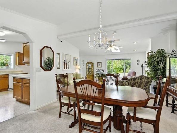 1606 Fox Run, Middleboro MA 02346