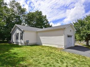 1606 Fox Run, Middleboro MA 02346