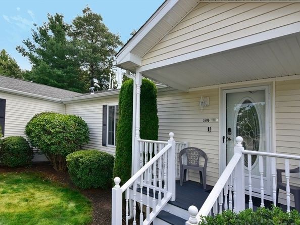1606 Fox Run, Middleboro MA 02346