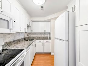 24 Jericho Road 24, Weston MA 02493