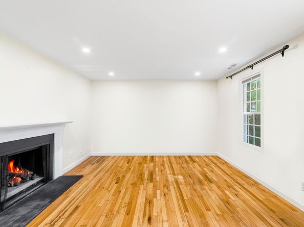 24 Jericho Road 24, Weston MA 02493