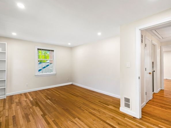 24 Jericho Road 24, Weston MA 02493