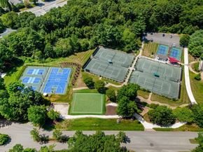 2 Golf Cottage Way, Mattapoisett MA 02739