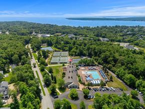 2 Golf Cottage Way, Mattapoisett MA 02739