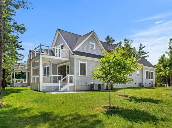 2 Golf Cottage Way, Mattapoisett MA 02739