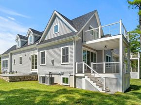 2 Golf Cottage Way, Mattapoisett MA 02739