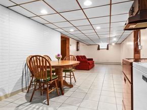 33 Lantern Rd, Revere MA 02151
