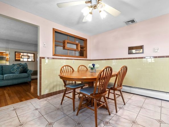 33 Lantern Rd, Revere MA 02151