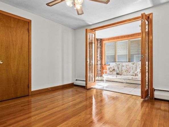 33 Lantern Rd, Revere MA 02151