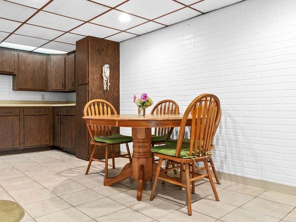 33 Lantern Rd, Revere MA 02151