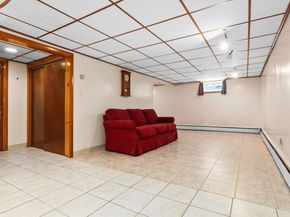 33 Lantern Rd, Revere MA 02151