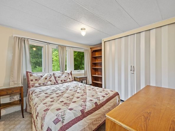 24 Beechwood Rd, Halifax MA 02338