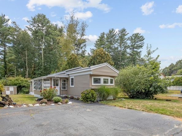 24 Beechwood Rd, Halifax MA 02338