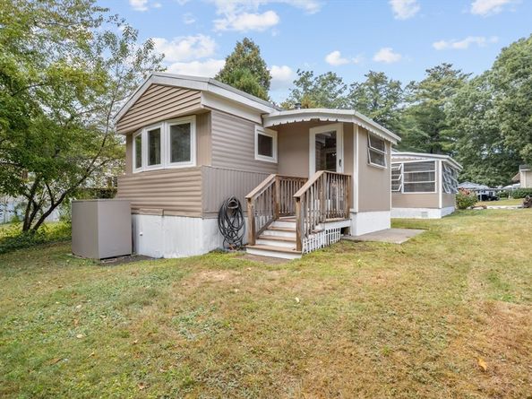 24 Beechwood Rd, Halifax MA 02338