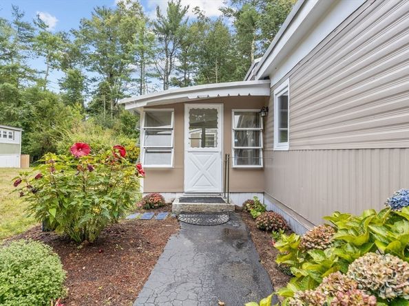 24 Beechwood Rd, Halifax MA 02338
