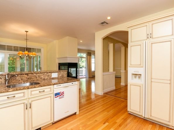 3 Bridlefield Ln, Medfield MA 02052