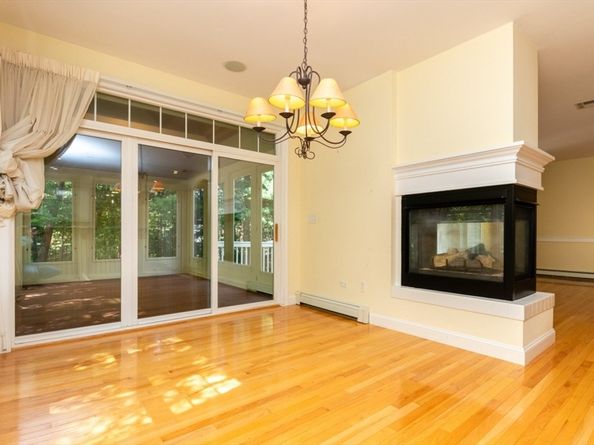 3 Bridlefield Ln, Medfield MA 02052