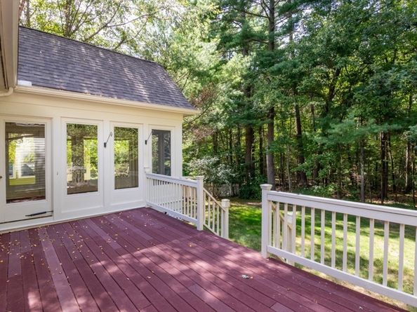 3 Bridlefield Ln, Medfield MA 02052