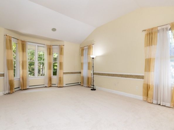 3 Bridlefield Ln, Medfield MA 02052