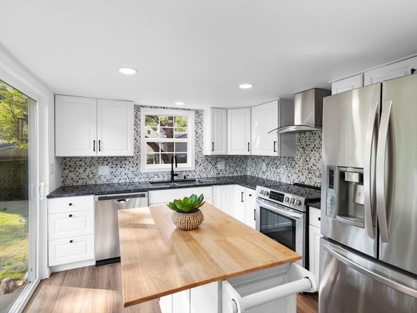 21 Beechwood Ave, Pembroke MA 02359