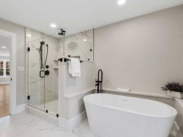 12 Pleasant St, Burlington MA 01803