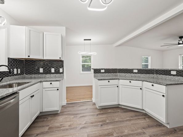 46 Locust St, Leicester MA 01611