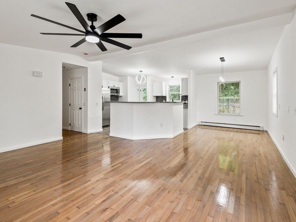 46 Locust St, Leicester MA 01611