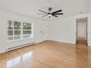 46 Locust St, Leicester MA 01611