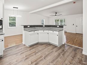 46 Locust St, Leicester MA 01611