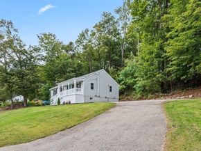 46 Locust St, Leicester MA 01611
