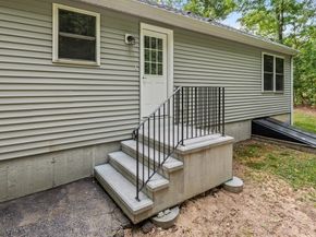 46 Locust St, Leicester MA 01611