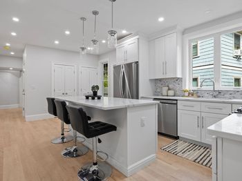 31 Rodman St