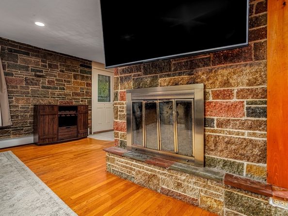 30 Center St, Ashburnham MA 01430