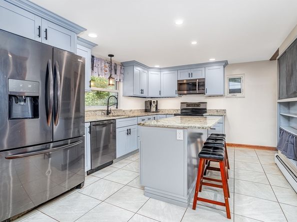 30 Center St, Ashburnham MA 01430
