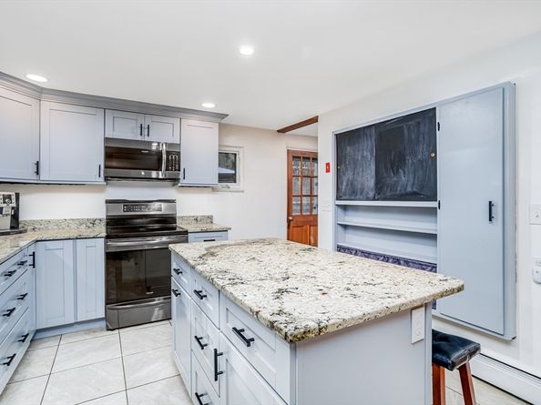 30 Center St, Ashburnham MA 01430