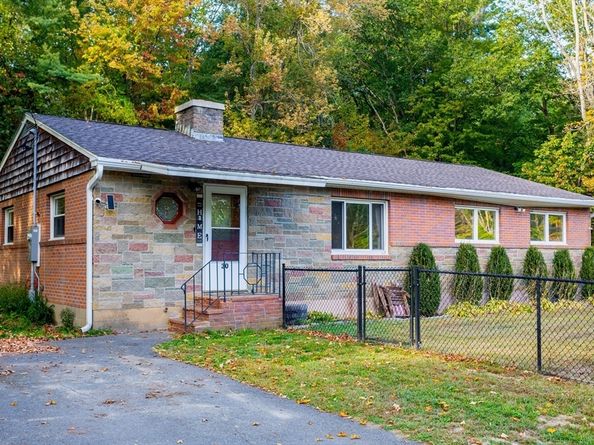 30 Center St, Ashburnham MA 01430