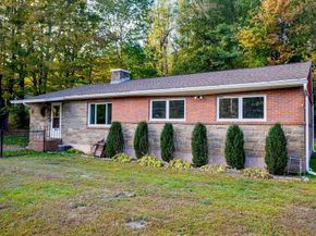 30 Center St, Ashburnham MA 01430