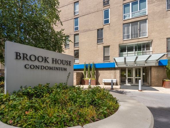 99 Pond Avenue D 608, Brookline MA 02445