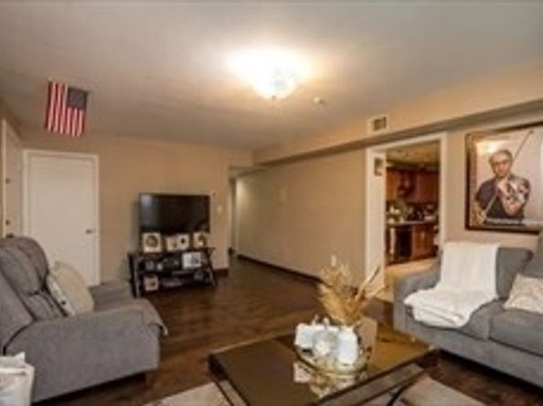 77 Colonel Bell Dr 4, Brockton MA 02301