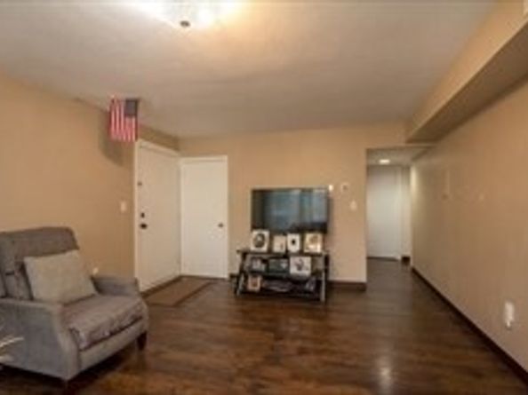 77 Colonel Bell Dr 4, Brockton MA 02301