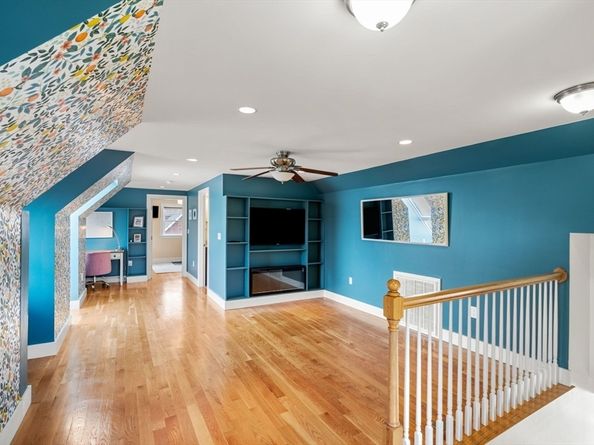 34 Knowlton 2, Somerville MA 02145